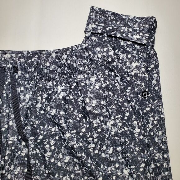 Lululemon Jet Crop Size 4 - Picture 9 of 12
